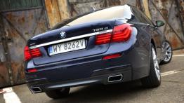 BMW Seria 7 F01 Facelifting 750d - galeria redakcyjna - widok z tyłu