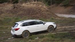 Subaru Outback 2015 2.0D - wersja europejska - prawy bok