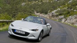 Mazda MX-5 IV White (2015) - widok z przodu