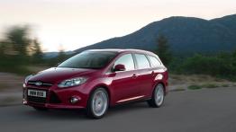 Ford Focus Kombi 2010 - widok z przodu