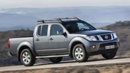 Nissan Navara Double Cab - prawy bok