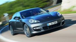 Porsche Panamera Turbo S - widok z przodu