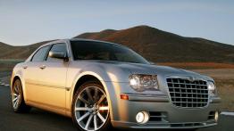 Chrysler 300C SRT8 - widok z przodu