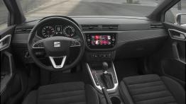 Seat Arona (2017) - kokpit