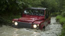 Land Rover Defender 2013 - widok z przodu