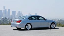 BMW Seria 7 ActiveHybrid - prawy bok