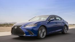 Lexus ES F Sport (2018) - widok z przodu