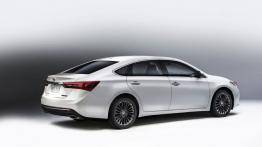 Toyota Avalon IV Facelifting (2016) - prawy bok