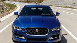 Jaguar XE 2.5t R-Sport Bluefire (2015) - widok z przodu