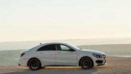 Mercedes CLA 45 AMG (2014) - prawy bok