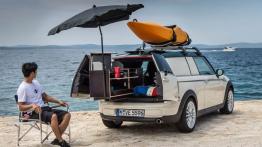 Mini Clubvan Camper (2013) - tył - bagażnik otwarty