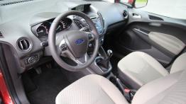 Ford Tourneo Courier - galeria redakcyjna - pełny panel przedni