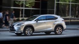 Lexus NX 200t F-Sport (2015) w Seattle - lewy bok