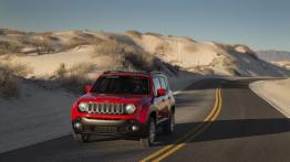 Jeep Renegade Latitude (2015) - widok z przodu