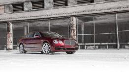 Bentley Flying Spur V8 (2014) - widok z przodu