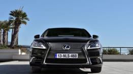 Lexus LS 460L (2013) - widok z przodu