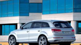 Audi Q7 V12 TDI - widok z tyłu