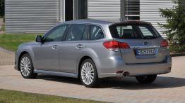 Subaru Legacy Kombi 2010 - widok z tyłu