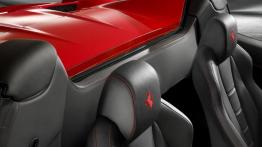 Ferrari 458 Spider - zagłówek na fotelu pasażera, widok z przodu