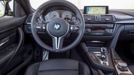 BMW M4 F82 Coupe (2014) - kokpit