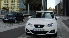 Seat Ibiza 2008 - przód - reflektory wyłączone