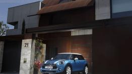 Mini Cooper S 2014 - wersja 5-drzwiowa - widok z przodu