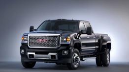 GMC Sierra HD 2015 - przód - reflektory włączone