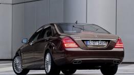 Mercedes Klasa S 2010 - widok z tyłu