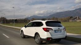 Subaru Outback 2015 2.0D - wersja europejska - widok z tyłu