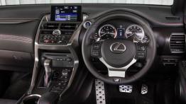 Lexus NX 300h F-Sport (2015) w Seattle - kokpit