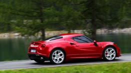 Alfa Romeo 4C (2013) - prawy bok