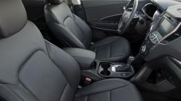 Hyundai Santa Fe Sport 2013 - widok ogólny wnętrza z przodu