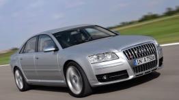 Audi S8 2005 - widok z przodu