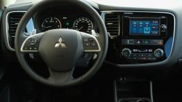 Mitsubishi Outlander III Facelifting - galeria redakcyjna - kokpit