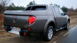 Mitsubishi L200 IV Double Cab 2.5 HP DOHC 178KM - galeria redakcyjna - widok z tyłu