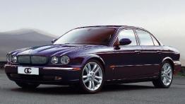 Jaguar XJ - widok z przodu