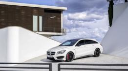 Mercedes-AMG CLA 45 Shooting Brake (X117) - widok z przodu