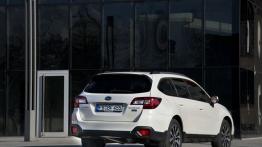 Subaru Outback 2015 2.0D - wersja europejska - widok z tyłu