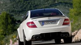 Mercedes C63 AMG Coupe 2012 - widok z tyłu