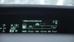 Na prąd, benzynę i ... drewno - jedziemy Toyotą Prius Plug-in po choinkę (Fotostory)