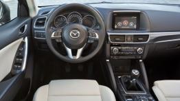 Mazda CX-5 Facelifting SKYACTIV-D AWD (2015) - kokpit