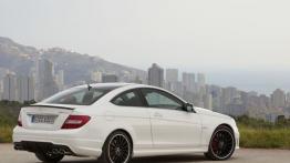 Mercedes C63 AMG Coupe 2012 - widok z tyłu