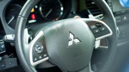 Mitsubishi Outlander III PHEV - galeria redakcyjna (2) - kierownica