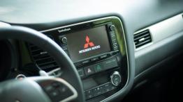 Mitsubishi Outlander III PHEV - galeria redakcyjna (2) - nawigacja gps