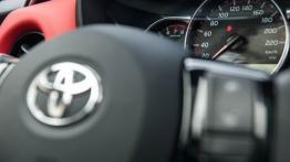 Toyota Yaris III 5d Facelifting - galeria redakcyjna (2) - prędkościomierz