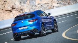 Alfa Romeo Stelvio Quadrifoglio (2018) - widok z tyłu