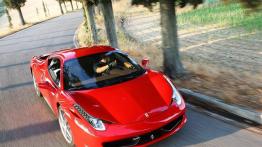 Ferrari 458 Italia - widok z przodu