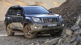 Toyota Land Cruiser 2010 - widok z przodu