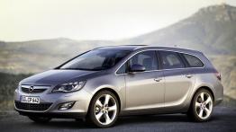 Opel Astra Sports Tourer - widok z przodu