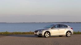 Chevrolet Cruze hatchback ECO-TEC - lewy bok